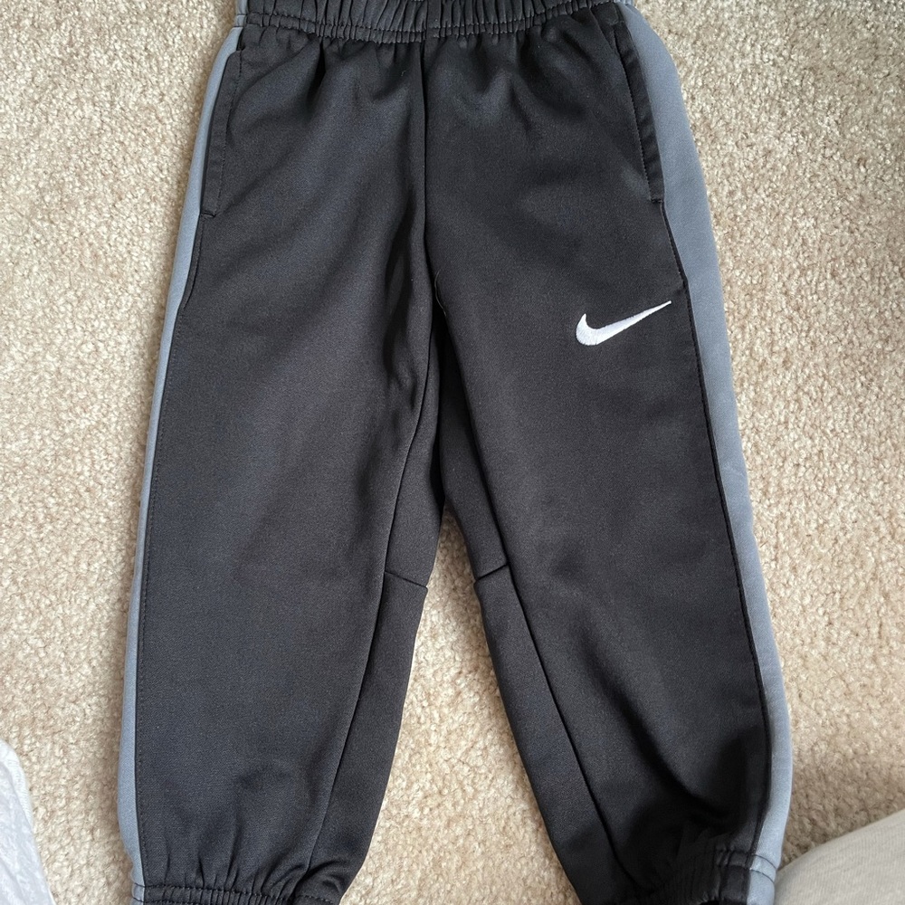 Boys Nike sweatpants